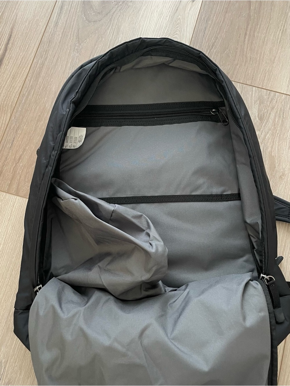 Nike Black Padded Everyday Backpack with Laptop Sleeve - Picture 3 of 5